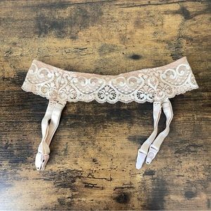 lace garter belt